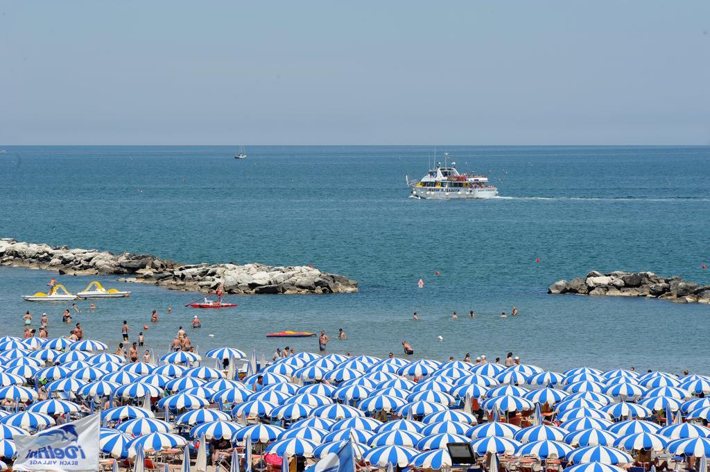Hotel Vienna Cattolica Dış mekan fotoğraf