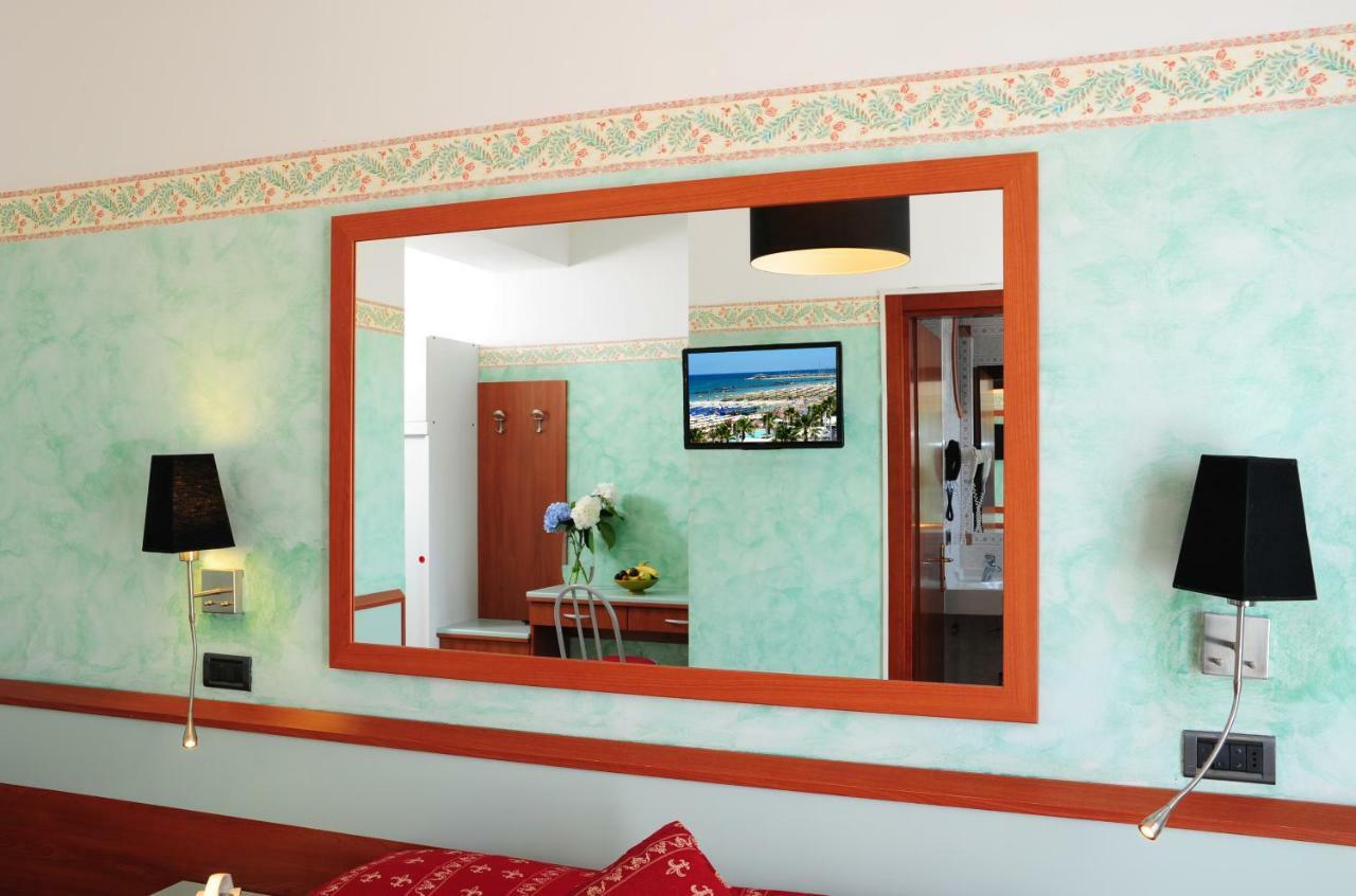 Hotel Vienna Cattolica Dış mekan fotoğraf